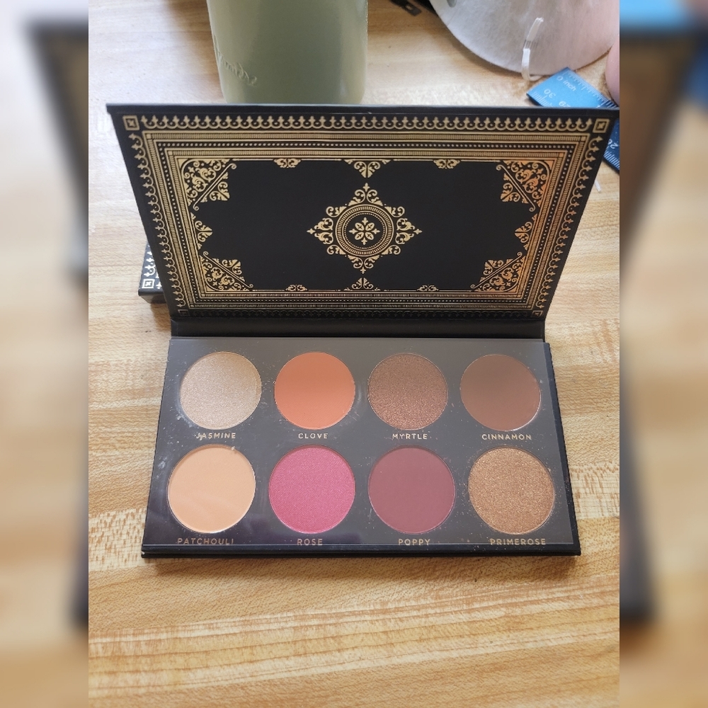 Ace Beaute Grandiose Eyeshadow Palette